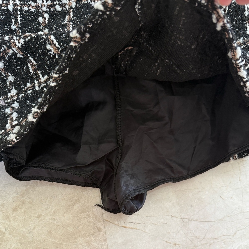 Black and White Tweed Skirt - Picture 5 of 7